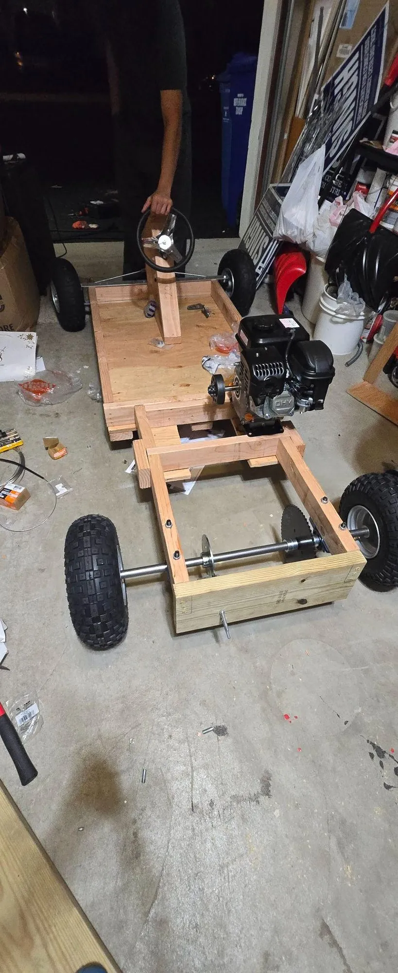 Engine mounted on the rear module